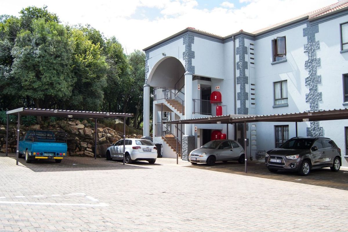 Apartment For Sale in Northgate - Photo 3