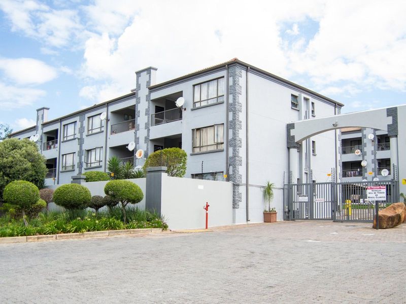 Apartment For Sale in Northgate - Photo 2