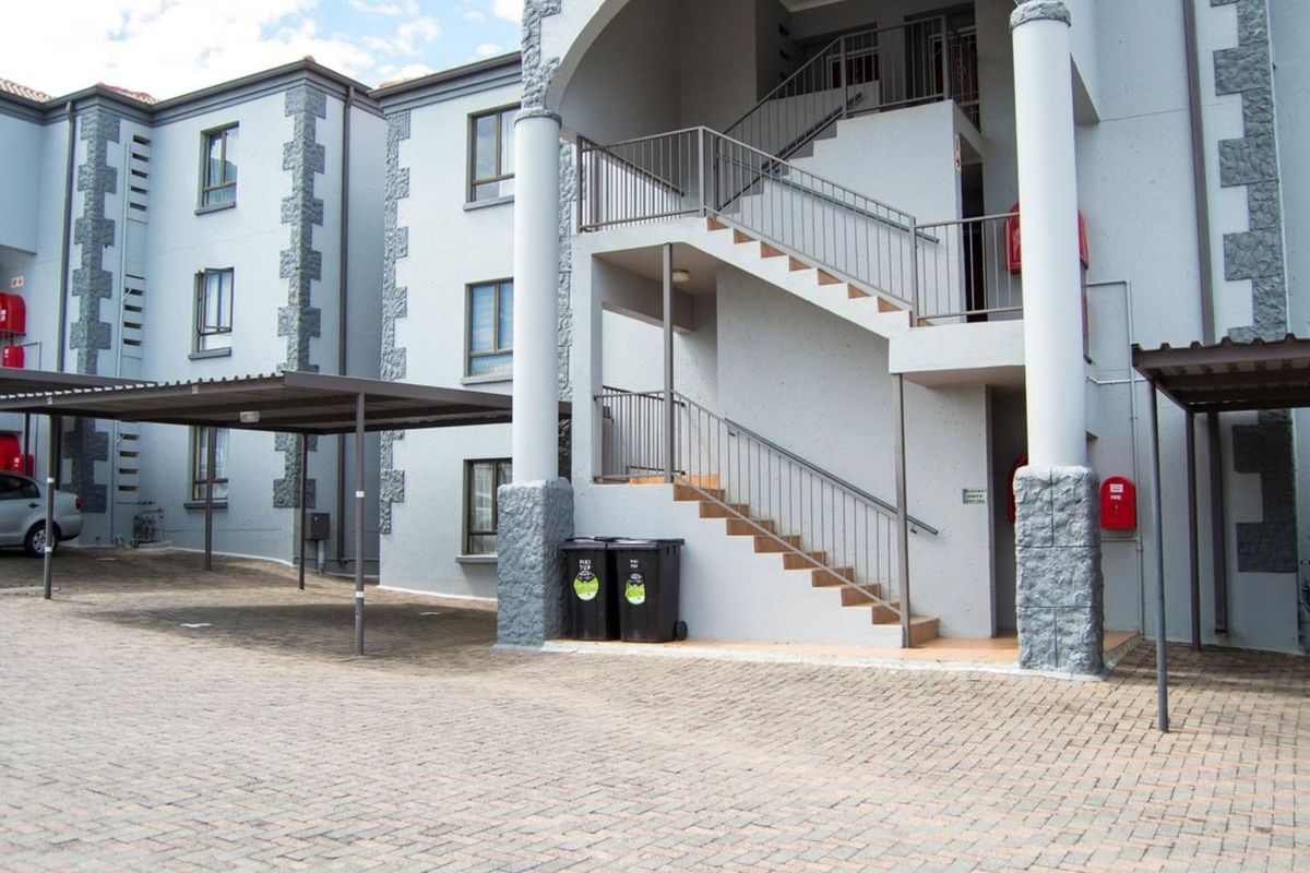 Apartment For Sale in Northgate - Photo 4