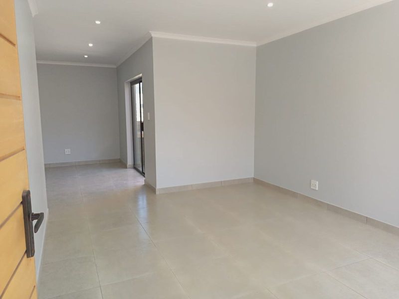 House For Sale in Fairview - Photo 10