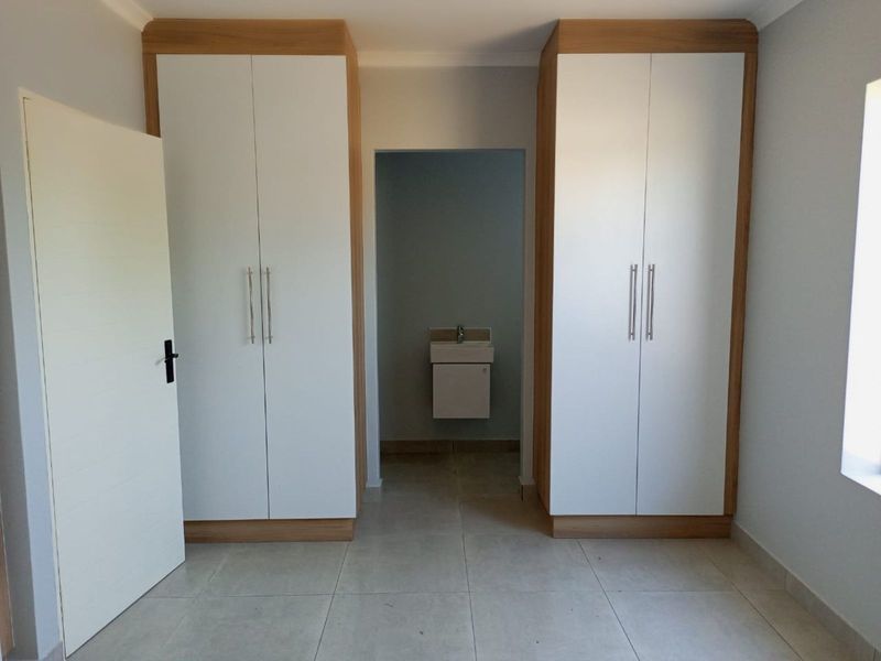 House For Sale in Fairview - Photo 9