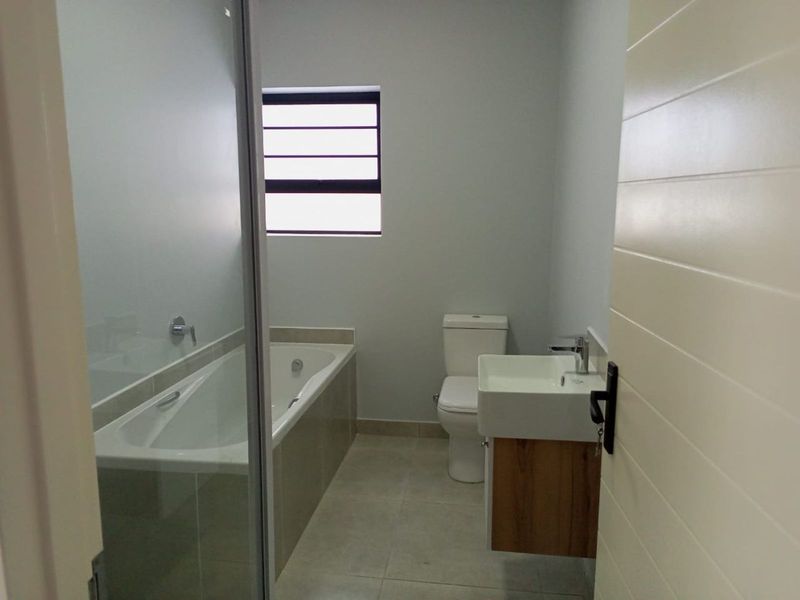 House For Sale in Fairview - Photo 8