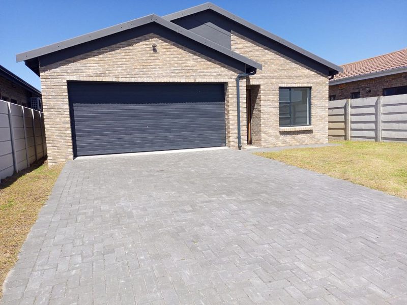 House For Sale in Fairview - Photo 5