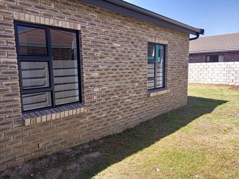 House For Sale in Fairview - Photo 6