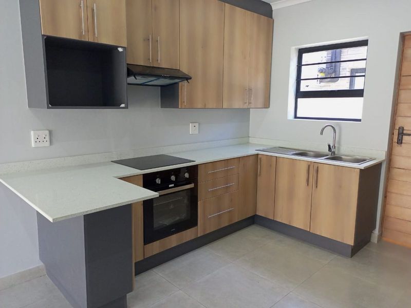 House For Sale in Fairview - Photo 2