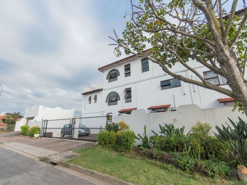 Townhouse For Sale in South End - Photo 2