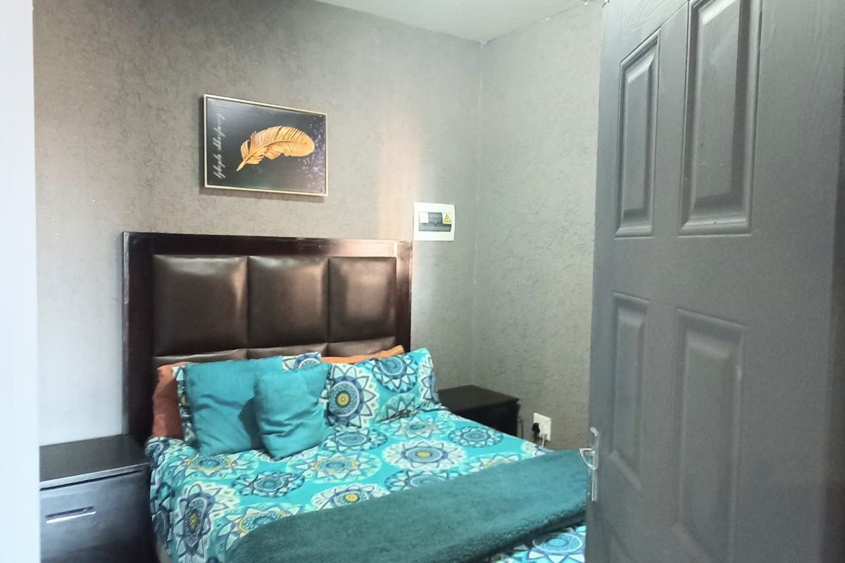 Townhouse For Sale in Dawn Park - Photo 3