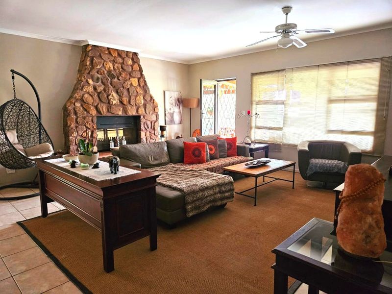 House For Sale in Lanseria - Photo 5