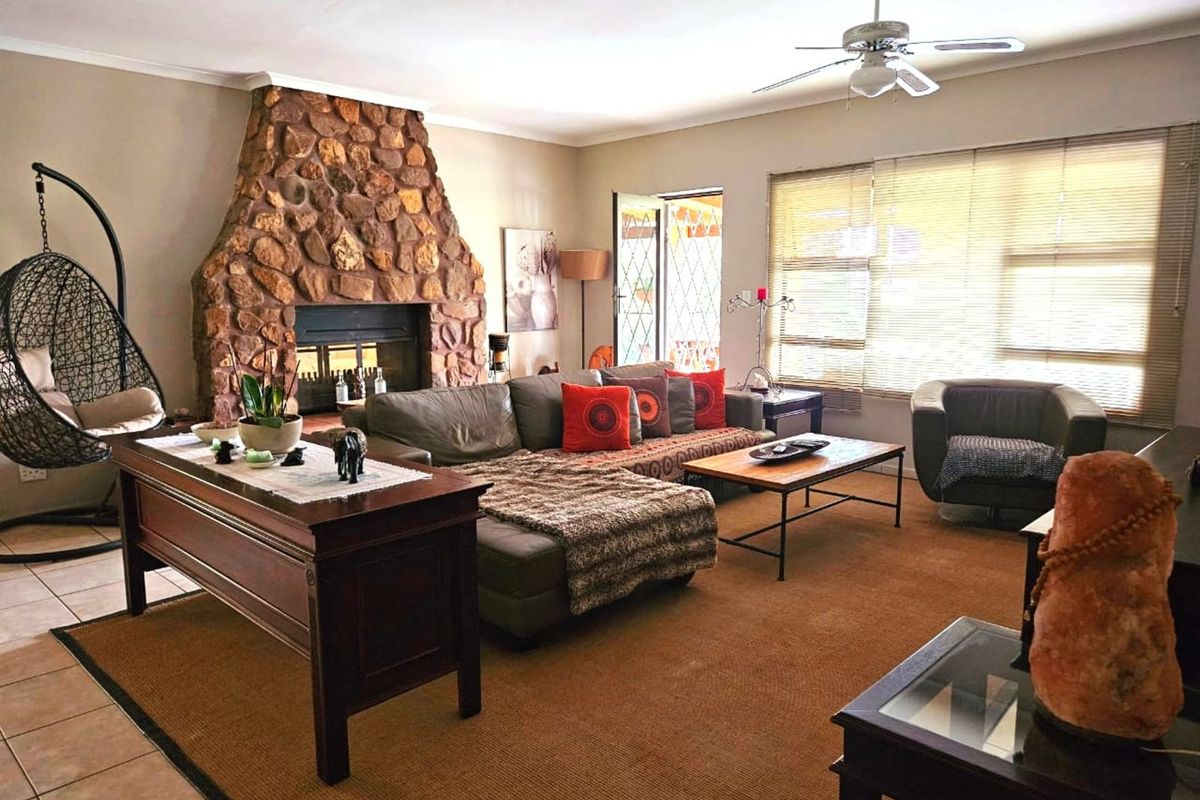 House For Sale in Lanseria - Photo 5