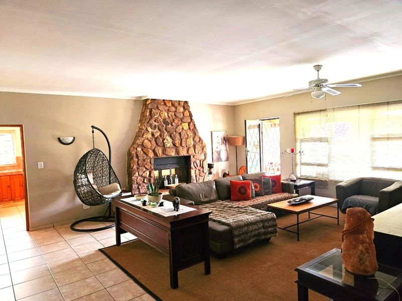 House For Sale in Lanseria - Photo 10