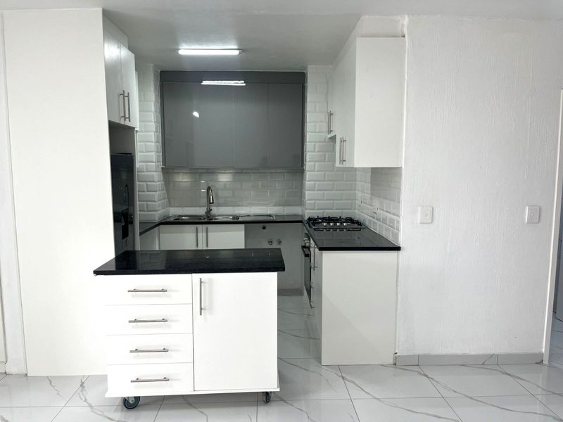 Apartment For Sale in Morningside - Photo 3