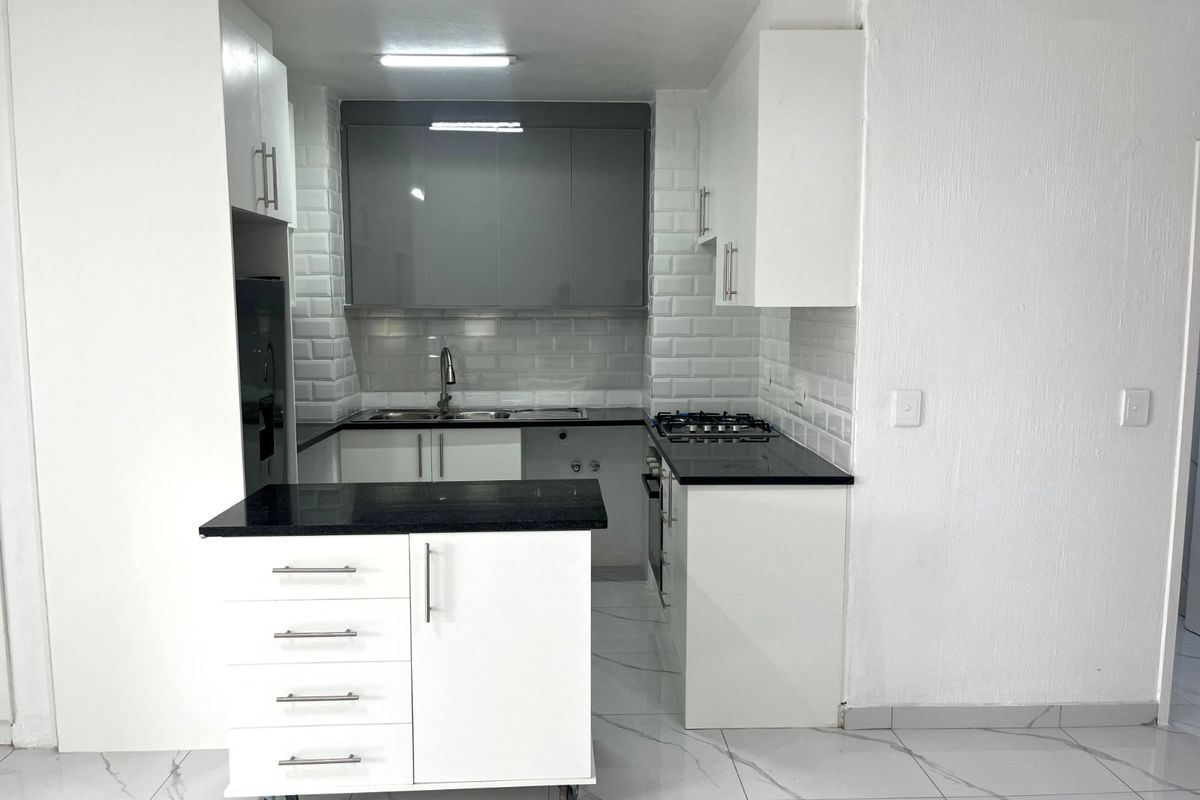 Apartment For Sale in Morningside - Photo 3