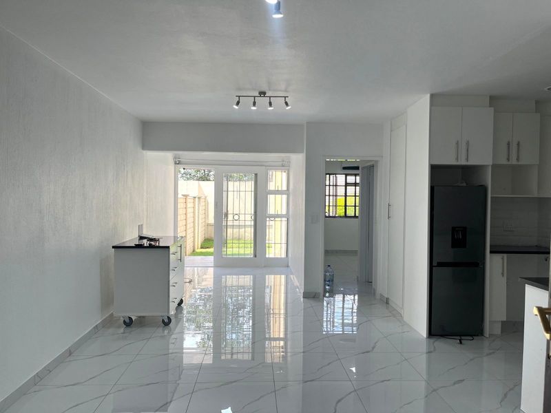 Apartment For Sale in Morningside - Photo 8