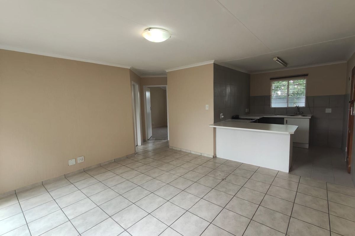 Townhouse To Rent in Northwold - Photo 5