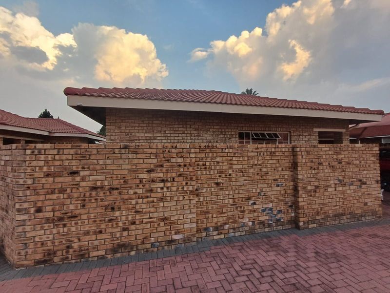 Townhouse For Sale in Flimieda - Photo 2