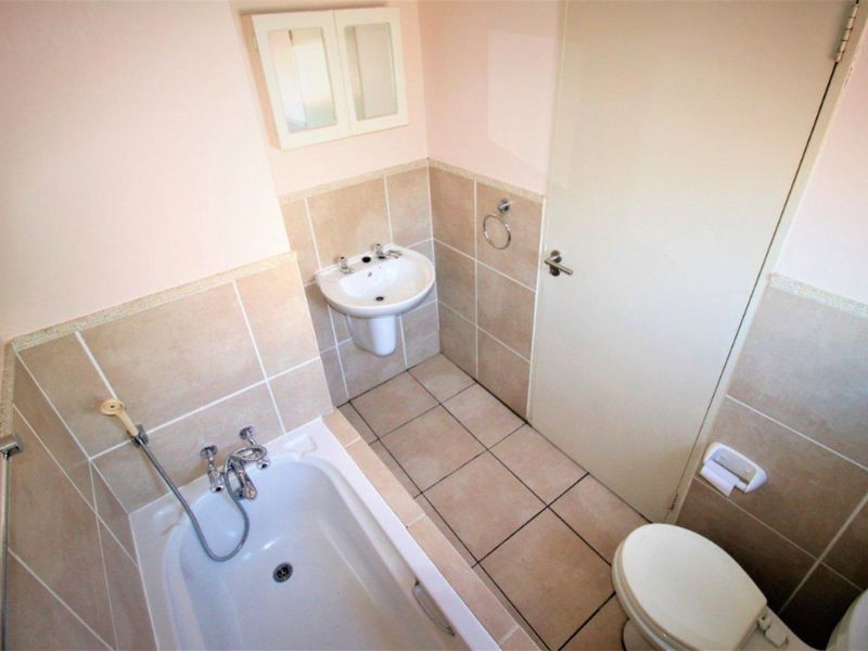 Apartment For Sale in Rivonia - Photo 6
