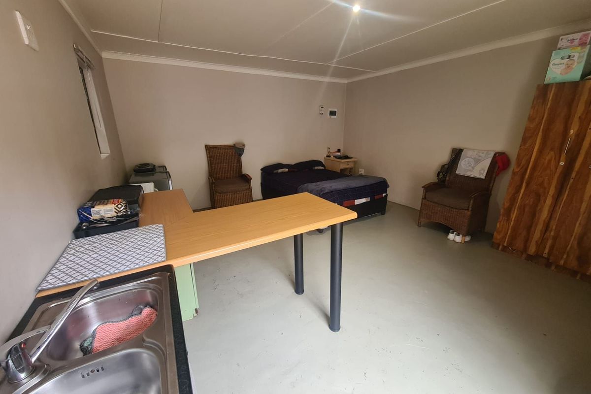 House For Sale in Beaconsfield - Photo 2