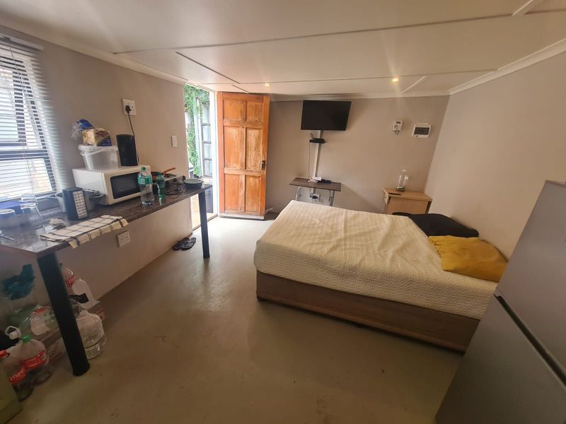 House For Sale in Beaconsfield - Photo 8