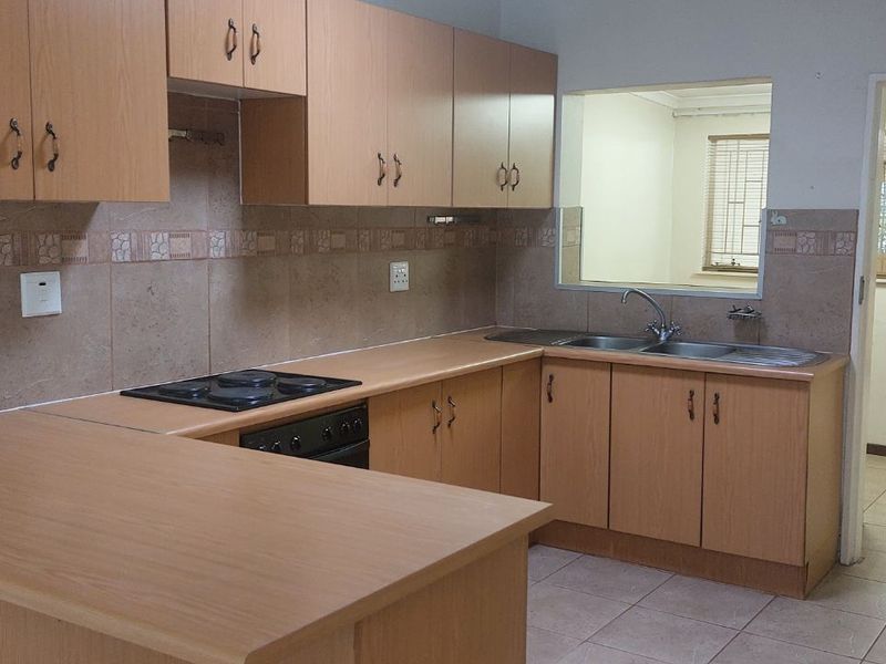Townhouse For Sale in Polokwane Central - Photo 2
