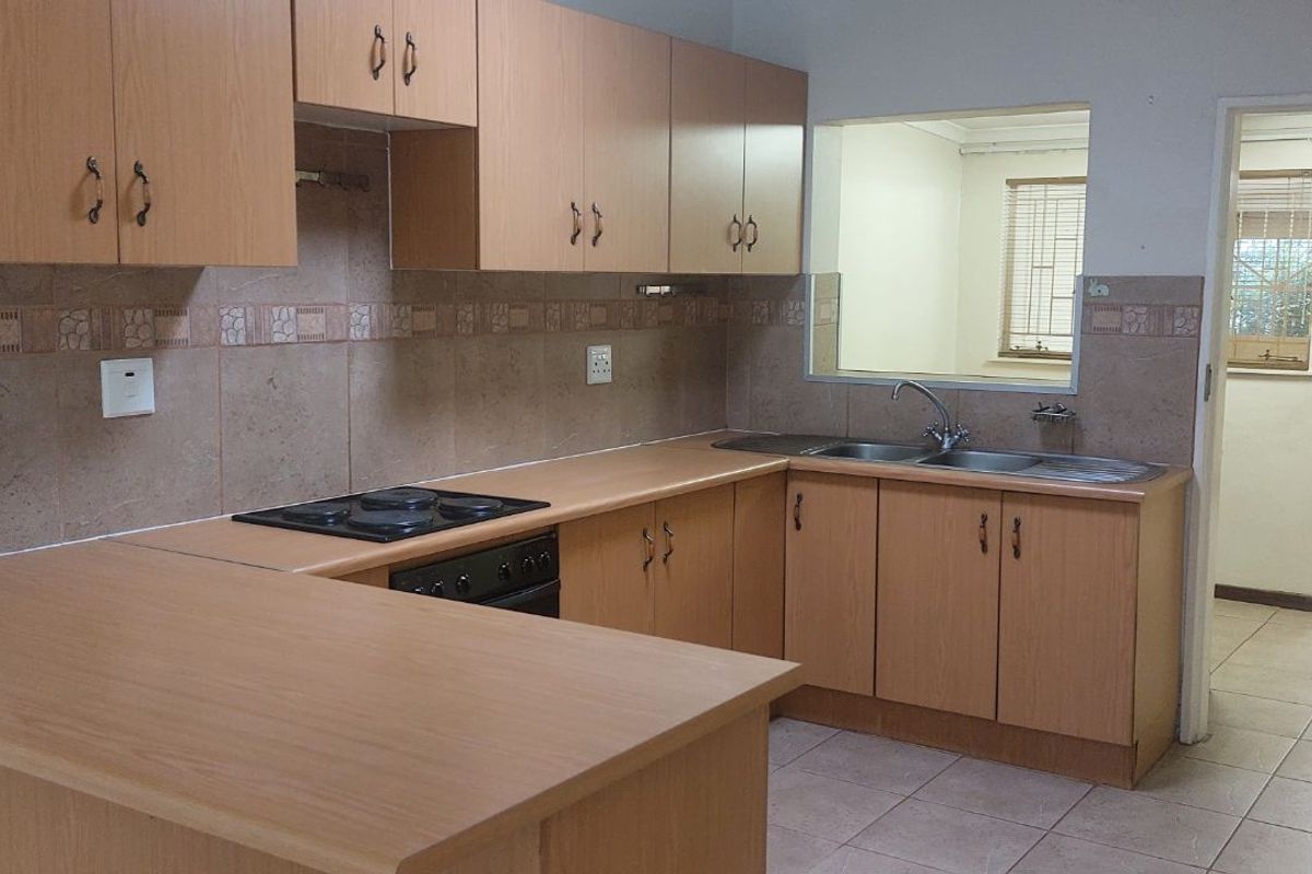Townhouse For Sale in Polokwane Central - Photo 2