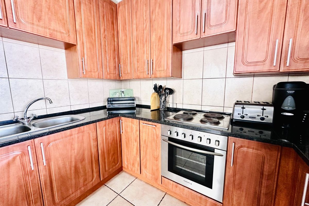 House For Sale in Pinnacle Point Golf Estate - Photo 3