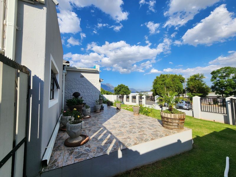 House For Sale in Ashton Central - Photo 2