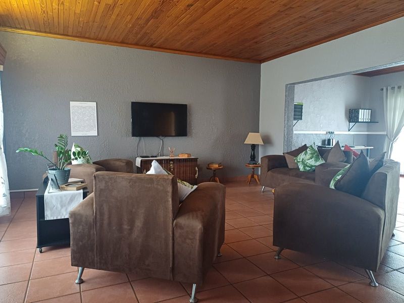 House For Sale in Stilfontein Ext 4 - Photo 5