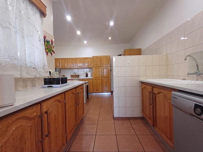 House For Sale in Stilfontein Ext 4 - Photo 7