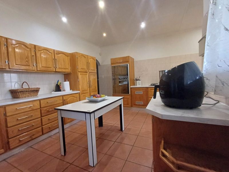 House For Sale in Stilfontein Ext 4 - Photo 9