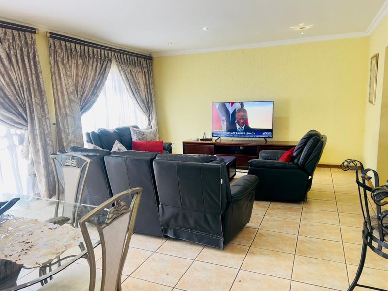 House For Sale in Vorna Valley - Photo 10