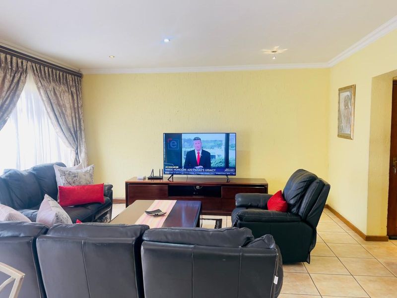 House For Sale in Vorna Valley - Photo 7