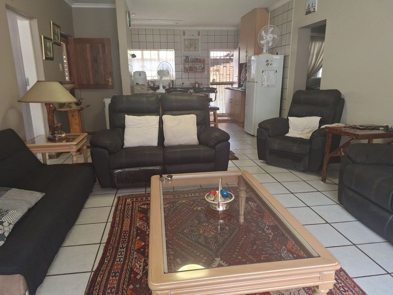 Townhouse For Sale in Modimolle Central - Photo 7