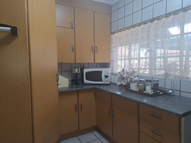 Townhouse For Sale in Modimolle Central - Photo 3