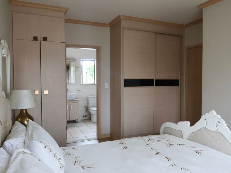 Apartment For Sale in Noordwyk - Photo 7