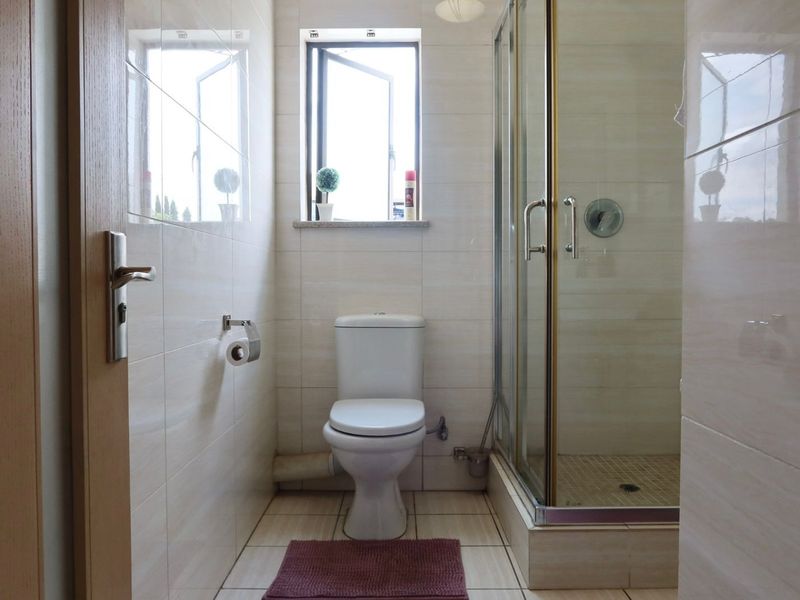 Apartment For Sale in Noordwyk - Photo 6