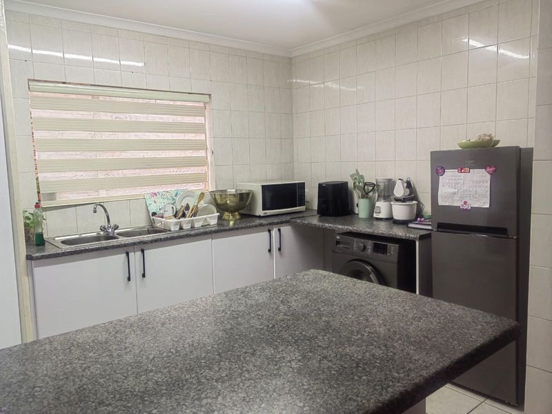 Townhouse For Sale in Wilgeheuwel - Photo 8