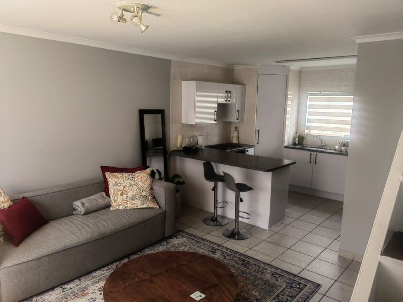 Townhouse For Sale in Wilgeheuwel - Photo 7