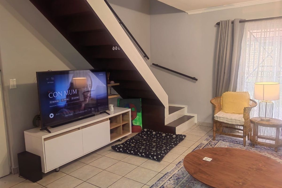 Townhouse For Sale in Wilgeheuwel - Photo 5