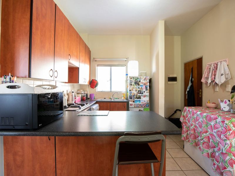 Apartment For Sale in Paramount Estate - Photo 5