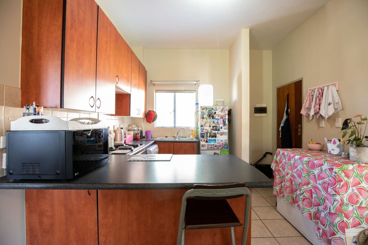 Apartment For Sale in Paramount Estate - Photo 5