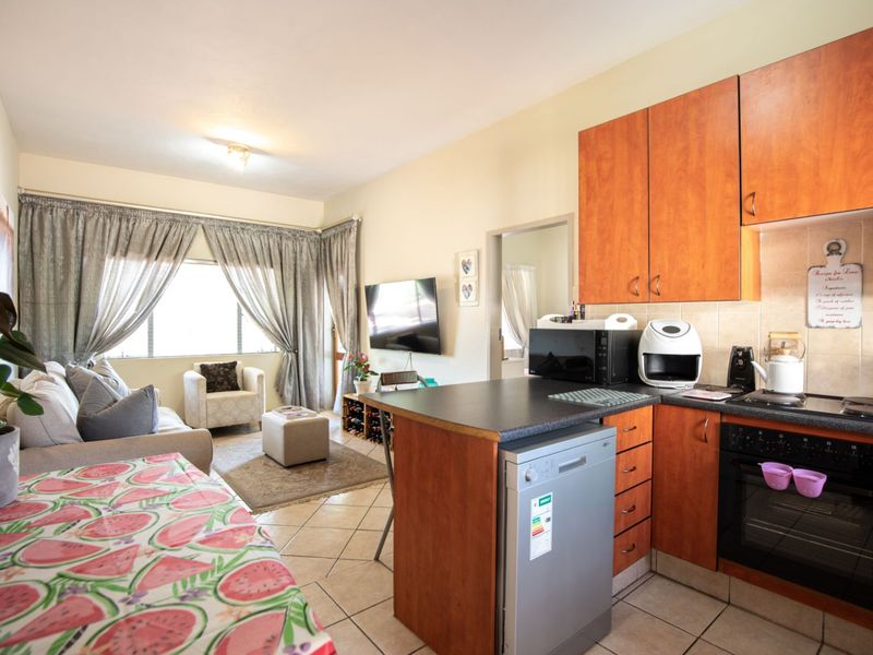 Apartment For Sale in Paramount Estate - Photo 2