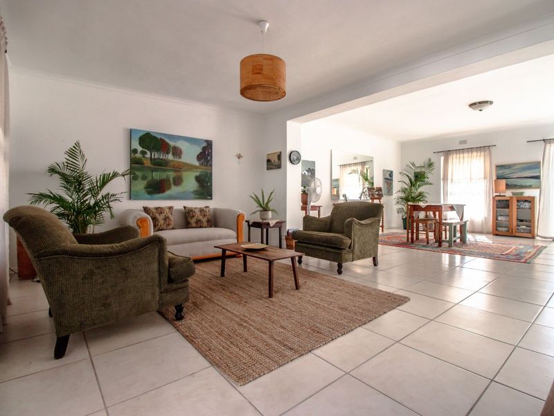 House For Sale in Montagu Central - Photo 2