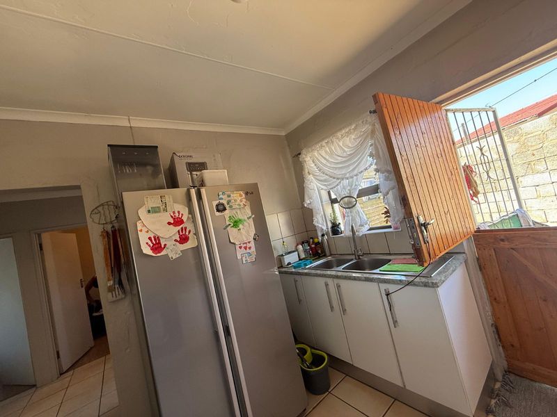 House For Sale in Bloemendal - Photo 7