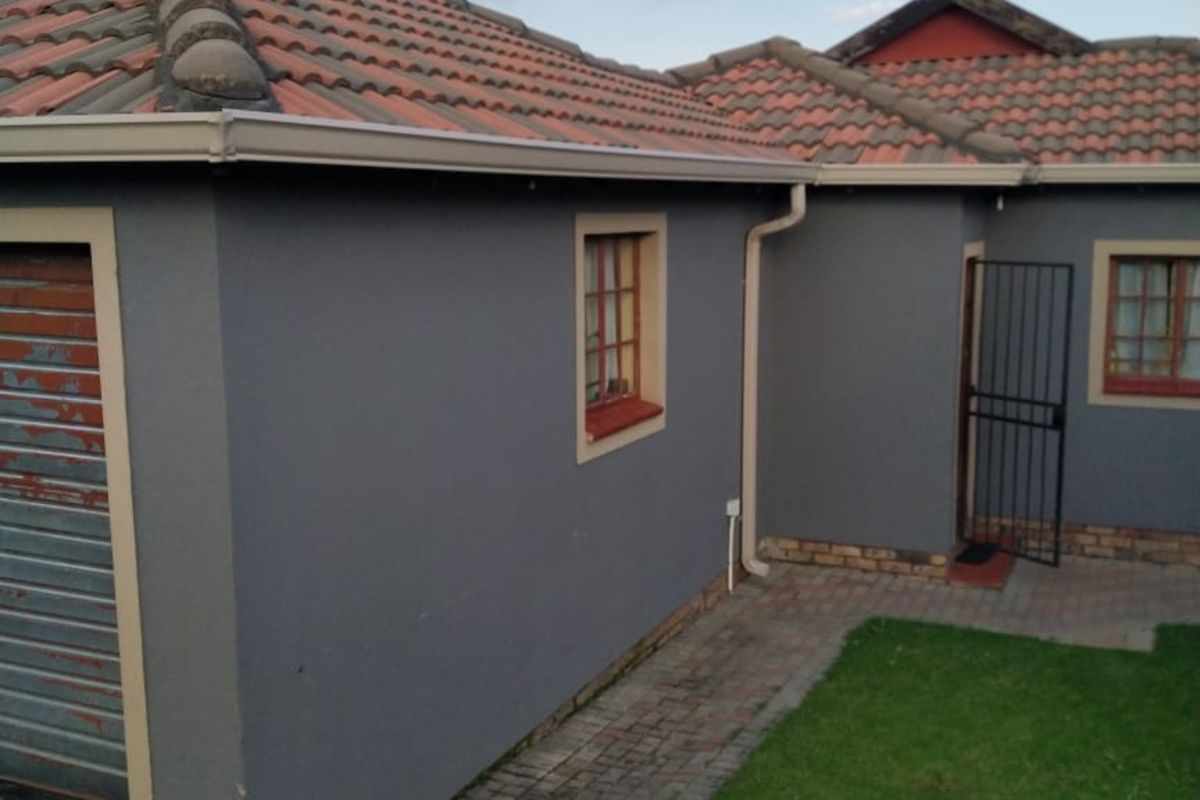 House For Sale in Olievenhoutbosch - Photo 3