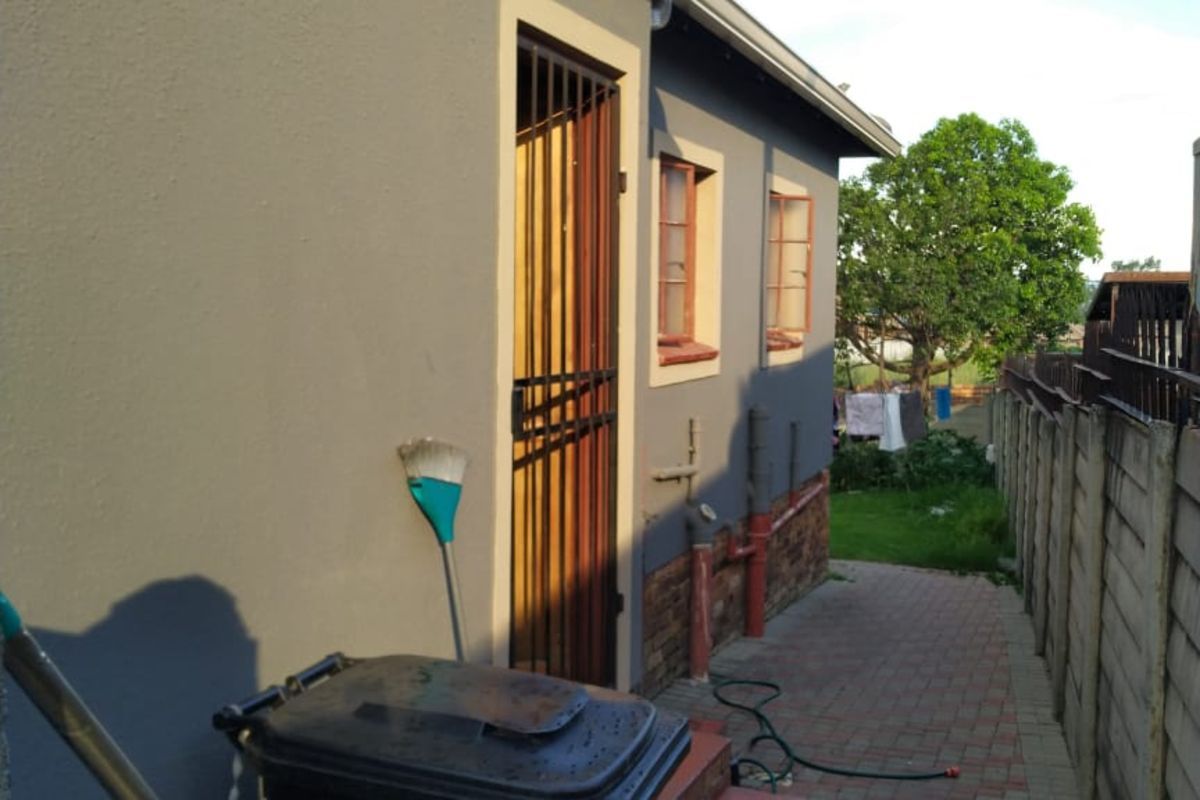 House For Sale in Olievenhoutbosch - Photo 5