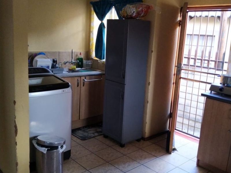 House For Sale in Olievenhoutbosch - Photo 10