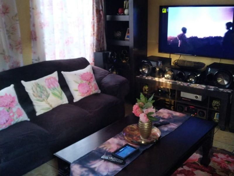 House For Sale in Olievenhoutbosch - Photo 9