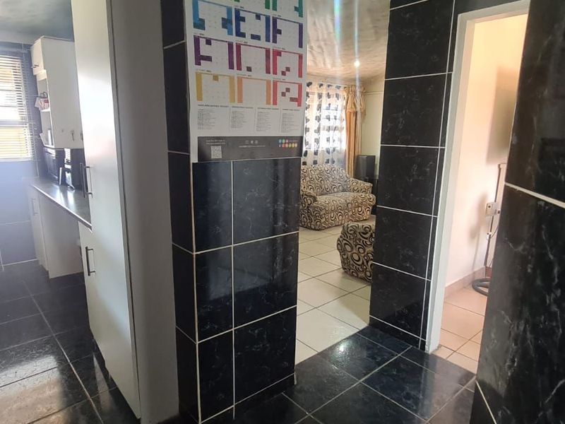 House For Sale in Homevale - Photo 7