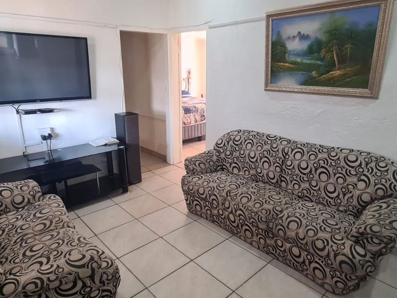 House For Sale in Homevale - Photo 4