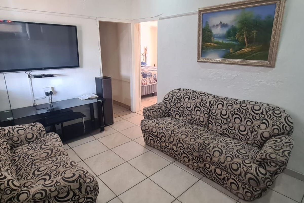 House For Sale in Homevale - Photo 4